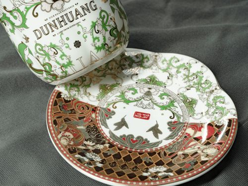 敦煌博物館文創(chuàng)產(chǎn)品斬獲2021金熊貓?zhí)旄畡?chuàng)意設(shè)計銀獎與銅獎